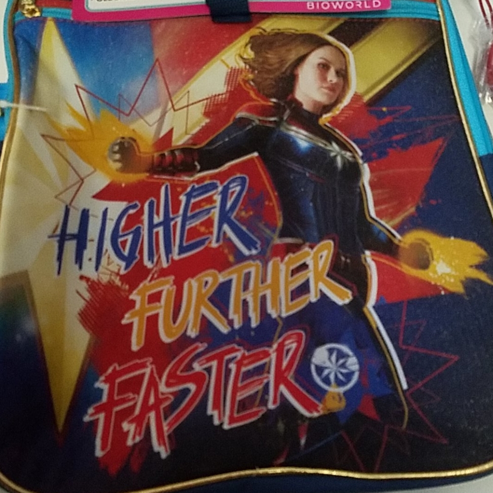 Captain Marvel Backpack - Picture 3 of 16